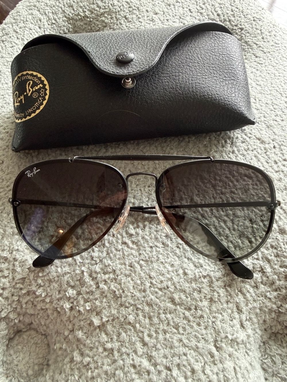 NWT Ray-Ban Black Frame Sunglasses with Black Gradient Lenses